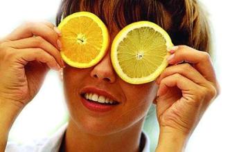 小伙用眼过度突发急性青光眼