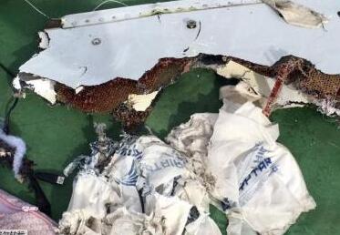 埃及派出机器人潜艇 加入埃航失事客机搜寻行动