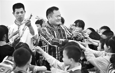 华侨热心慈善事业