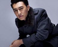 靳东拍《鬼吹灯》意外受伤 腿部被扎伤口已缝合