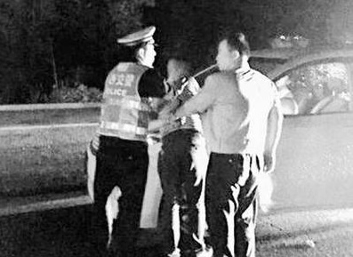 2名人质在太原被人绑架带往北京 高速交警拦截