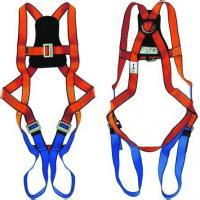 新疆：乘车前后排未系安全带一律罚款20元