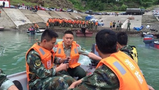 四川广元翻船事故已有1人死亡 14人下落不明