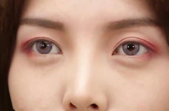 拒绝浓厚眼妆 让你的眼睛和夏天一样轻得飞起来！