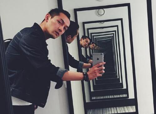 终于不发广告！胡歌罕见晒自拍:I'm back