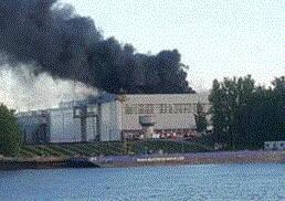 俄罗斯一艘在建军舰突发大火 过火面积达600平米