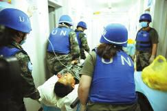 中国赴马里维和部队遇袭伤亡人员抵达乌鲁木齐