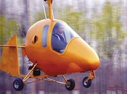 小伙自制飞机成功试飞 只有初中文化