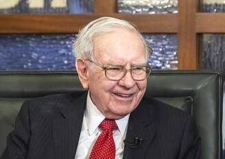 巴菲特午餐拍出345万美元 平史上最高价