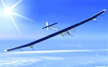 全球最大太阳能飞机飞越自由女神像 抵达纽约