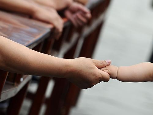 鄂州市戒毒所人性化执法 戒毒人员依规探视病危亲属