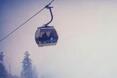 四川海螺沟高山索道悬停 游客困在半空中一小时