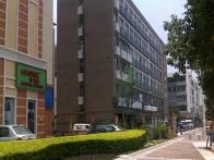 香港一工业大厦大火仍未熄 目前一死九伤