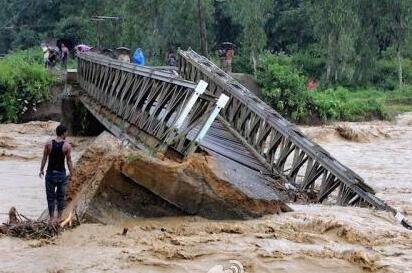 印度北部发生泥石流 致30人遇难多人失踪
