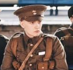 战索姆河战役100周年 英国街头惊现一战士兵