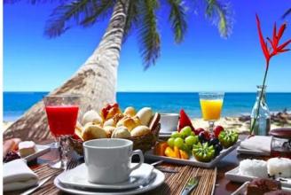 英富有夫妇招聘保姆 需跟着主人游世界