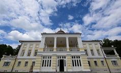 俄以“红色旅游”吸引中国人 中共六大会址迎客