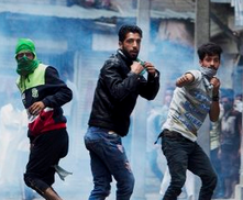 印击毙反政府领袖致克什米尔骚乱 21名抗议者死亡