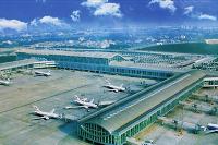 成都机场遭受暴雨致进出港航班受影响