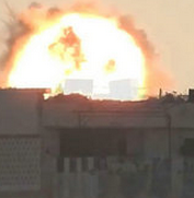 叙反对派发射导弹袭击政府军 爆炸瞬间震撼