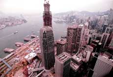 台湾游览车撞护栏起火 24名大陆游客遇难（名单）