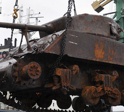 70载重见天日 俄打捞起二战美军坦克