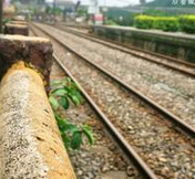 北京石景山一男子穿行铁轨 遭火车撞击当场身亡