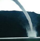 海南罕现遮天蔽日“龙吸水”奇观