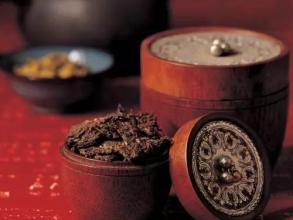 雅安茶商向西藏同胞赠送藏茶 延续茶马古道千年文化