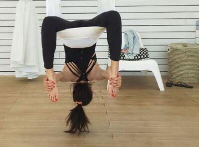 好身段！张雨绮晒高难度瑜伽动作引网友围观