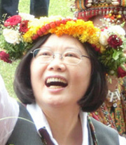 蔡英文上任3月 民众满意度跌破5成