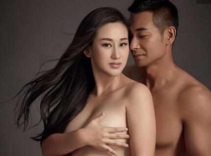 赵文卓夫妇全裸拍写真 张丹露怀第三胎大肚抢镜