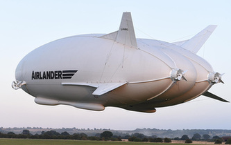 全球最大飞行器在英国首飞成功