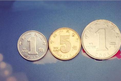 现在流行硬币眼？倪妮周冬雨的弯弯眼也很好看