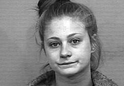 澳大利亚一越狱少女嫌通缉照太丑发声被抓