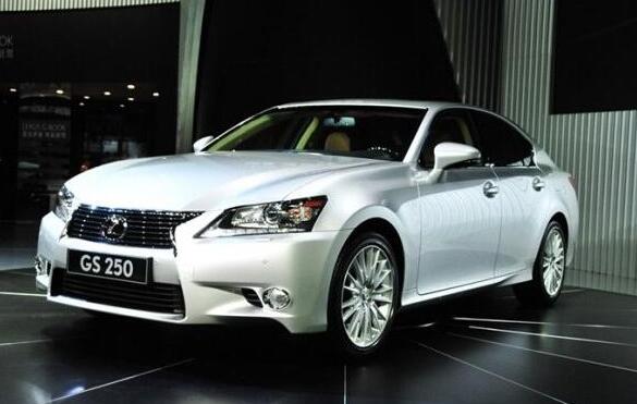 美国十大豪华车8月排行榜：雷克萨斯登顶