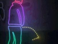 美国费城设小便反弹墙 以其人之尿还治其人之身