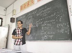 学生当“翻译”读题 “盲眼教师”板书解题(图)