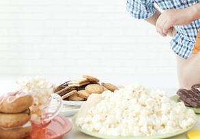 比吸烟更伤人的三个习惯 你有几个？