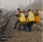 汉中工务段加强节前设备整修确保行车安全