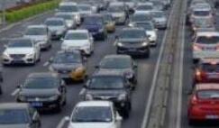 北京今日晚高峰提前 明日假期首日交通压力最大