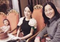 李小璐庆生幸福温馨 祖孙三代齐出镜