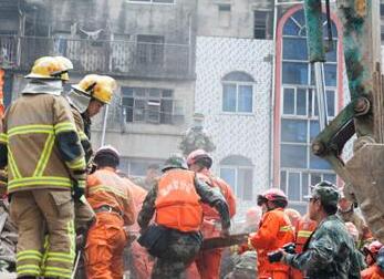 温州倒房救援现场已救出13人 8人确认遇难