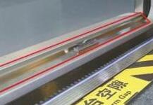 一颗珍珠逼停成都地铁:车门关不上 全线晚点