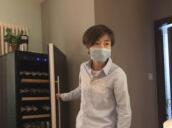 她曾参加06届超女红极一时 如今疑沦为服务员