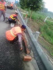 汉中佛坪公路管理段精细化服务防滑保畅