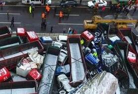 山西一高速多车相撞致17人遇难 56辆车受损