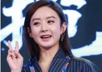 别看赵丽颖已是霸道总裁 可依旧萌萌哒