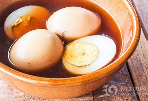 减肥健身 别只吃蛋白不吃蛋黄