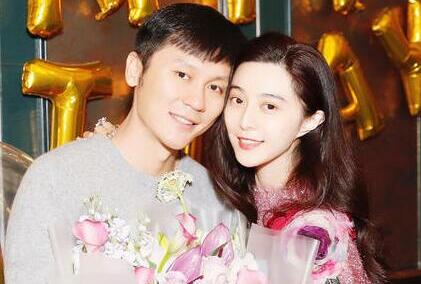 范冰冰给李晨过生日 深夜撒狗粮网友齐催婚